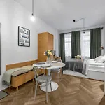 Apartmán Powisle - 650m Torwar - By Rentujemy Varšava